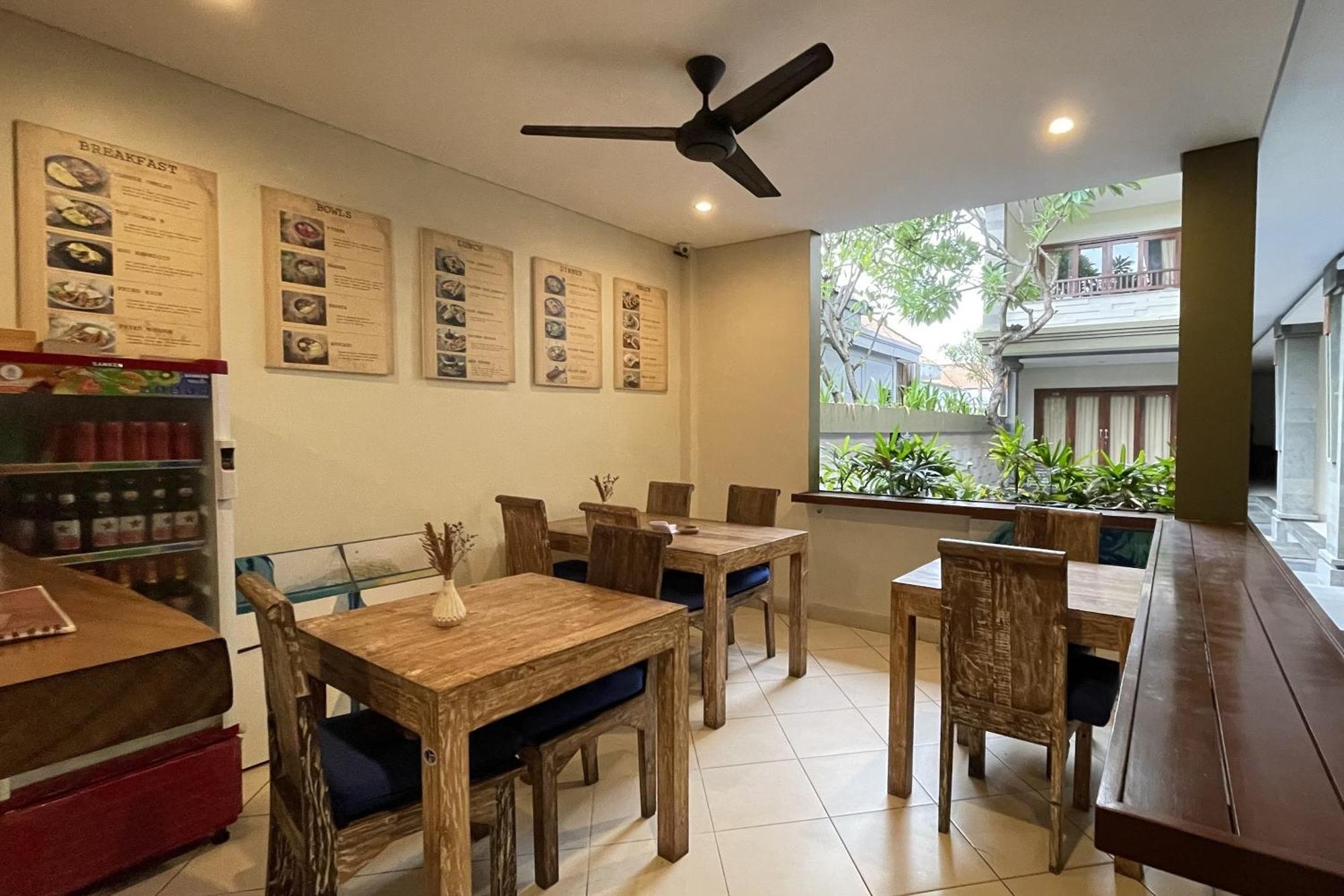Singgah Hotel Seminyak Buitenkant foto
